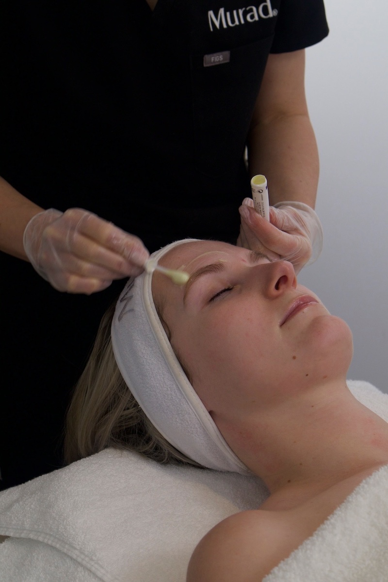 beautician performing a Targeted Facial on a customer at EVERYWHERE BEAUTY Lane Cove
